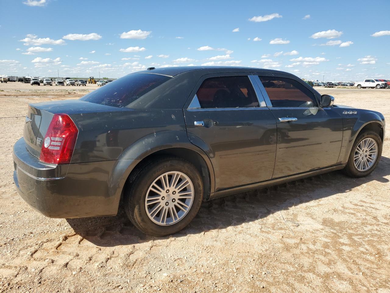 2010 Chrysler 300 Touring - Image 3