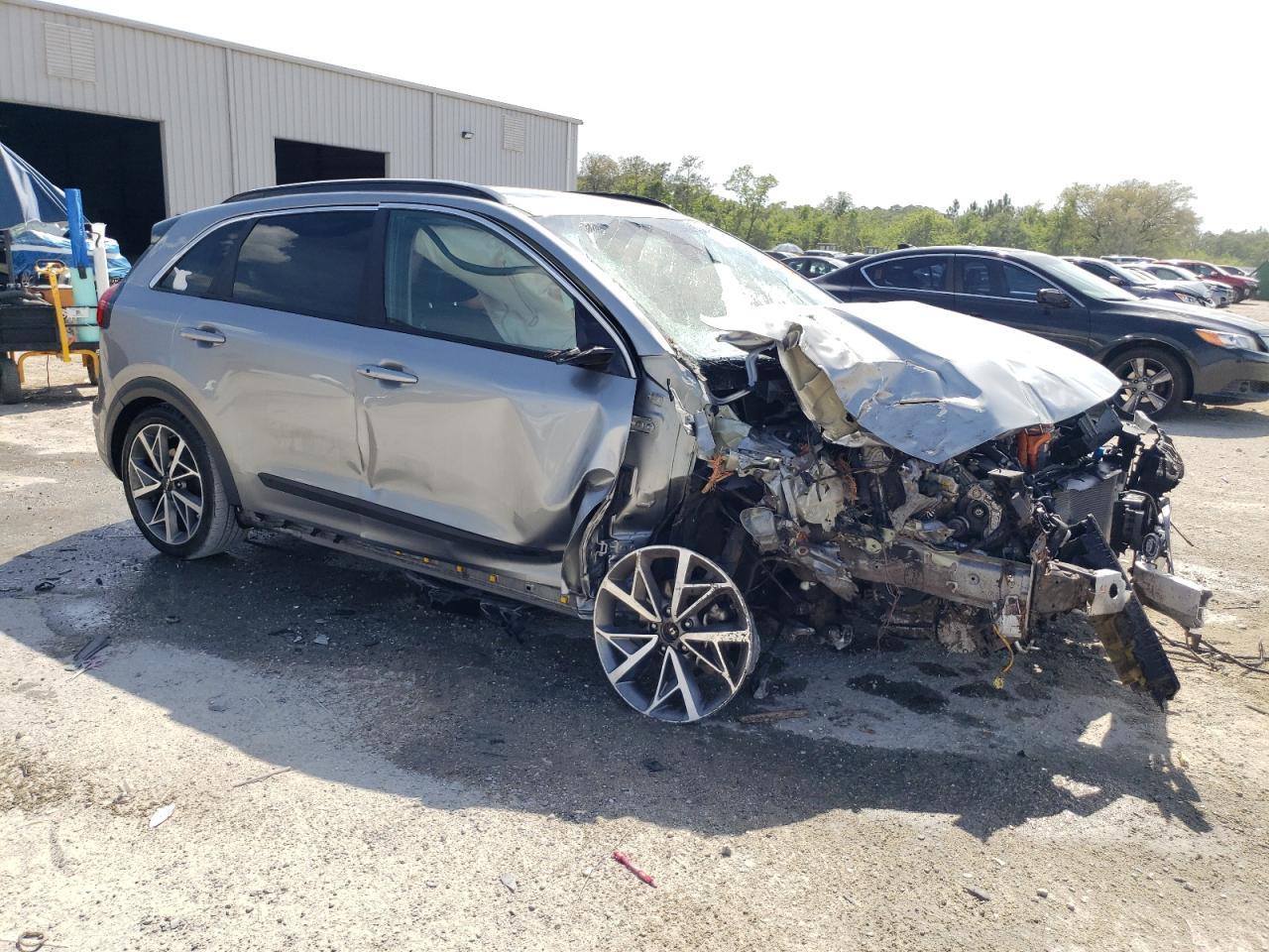 2022 Kia Niro Touring Special Edition - Image 4