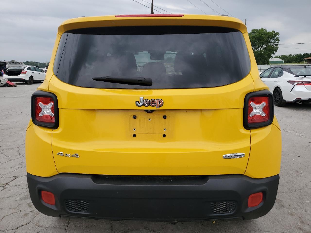 2016 Jeep Renegade Latitude - Image 6