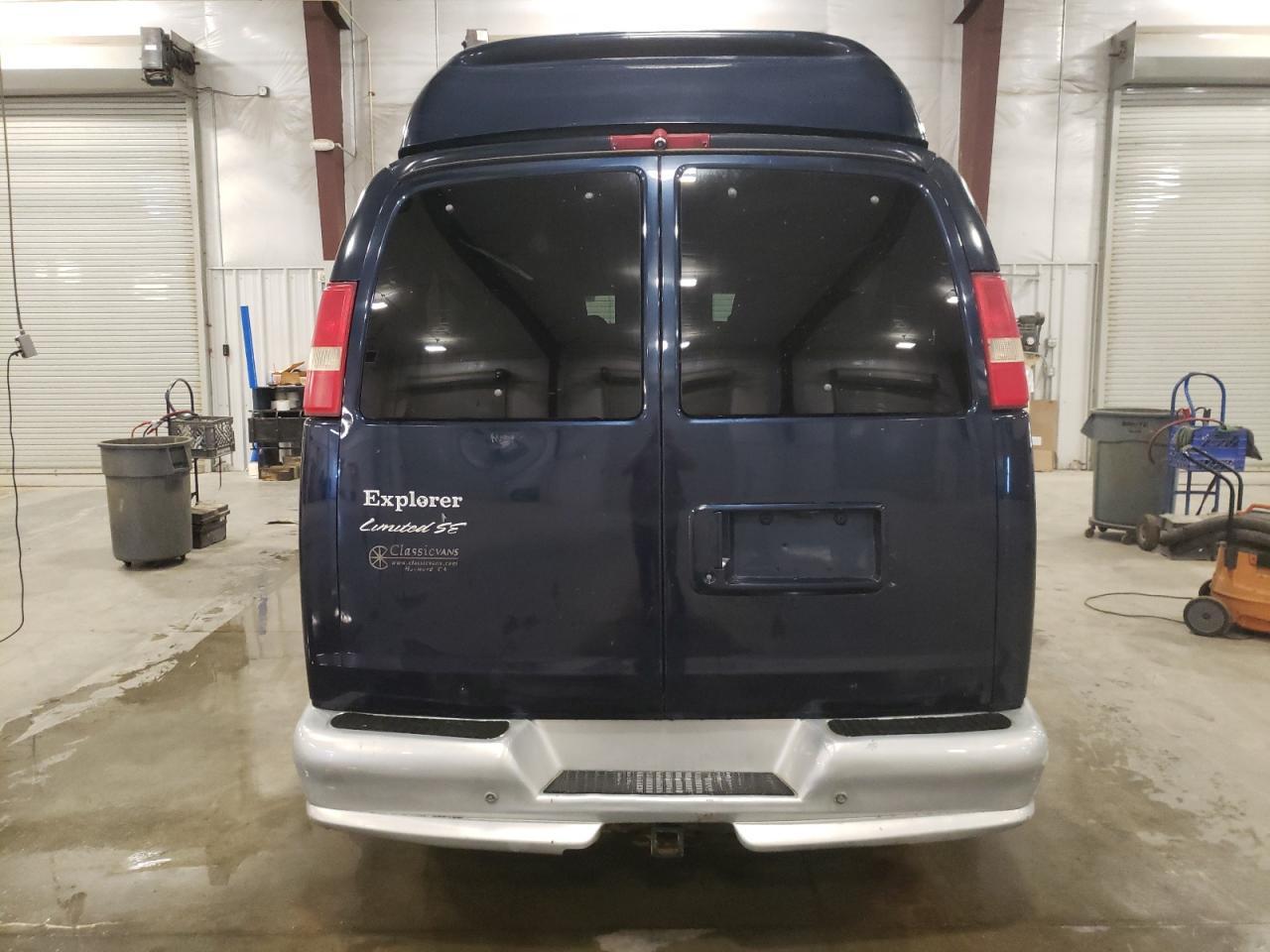 2008 Chevrolet Express G2500 - Image 6