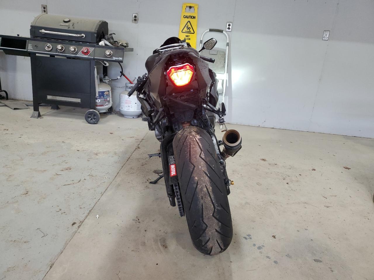 2021 Suzuki Gsx-R1000 R - Фото 4