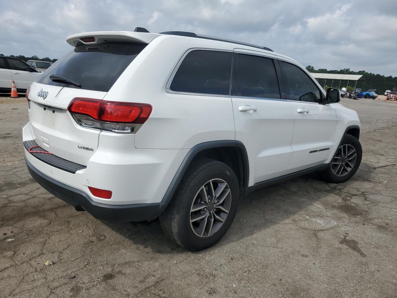 2020 Jeep Grand Cherokee Laredo - Фото 3