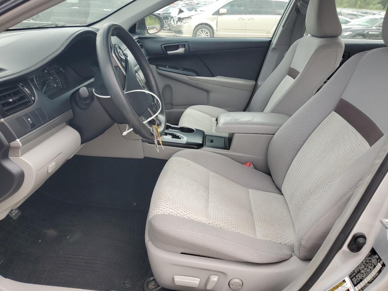 2013 Toyota Camry L - Фото 7