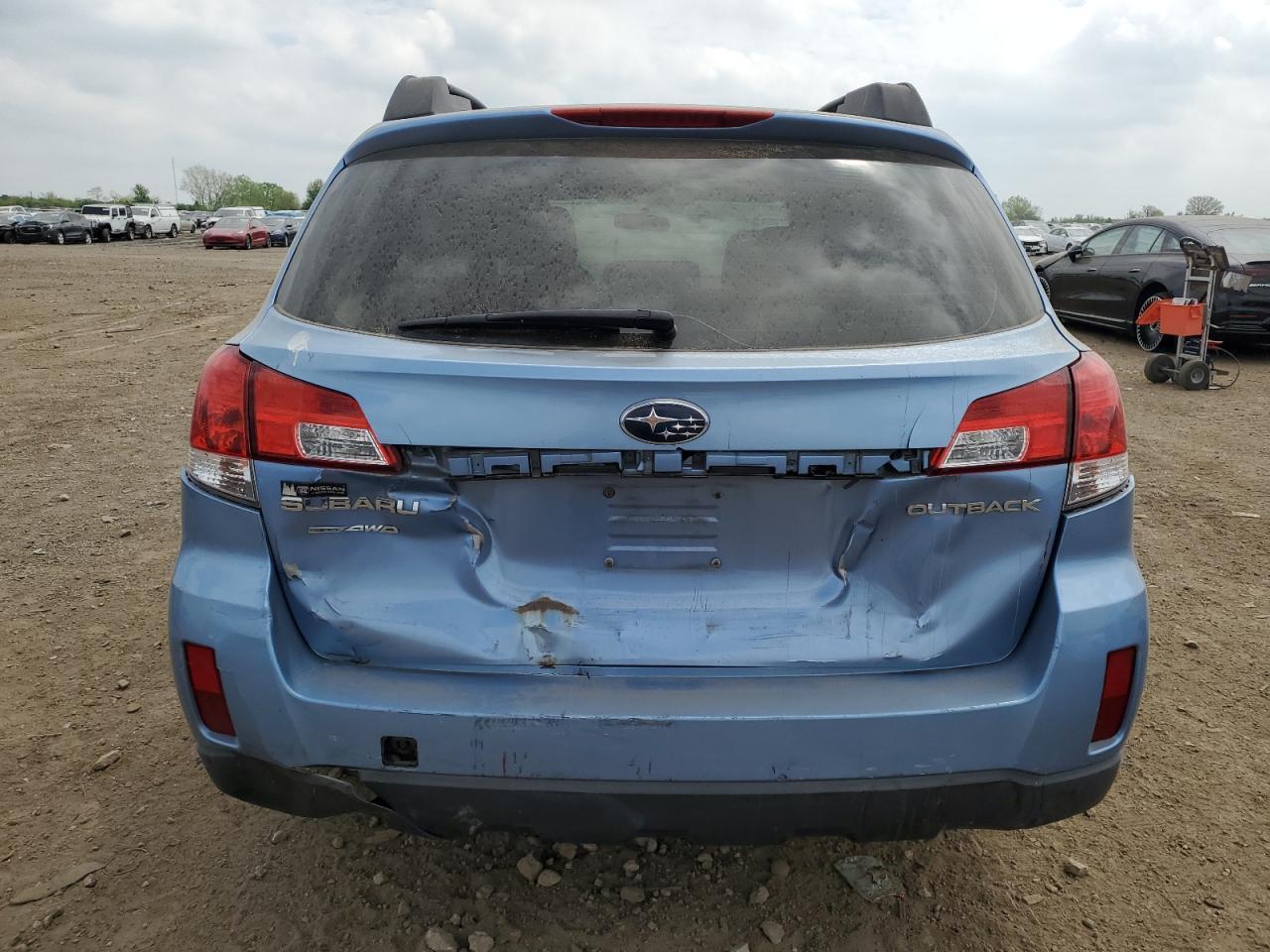 2010 Subaru Outback 2.5I - Image 6