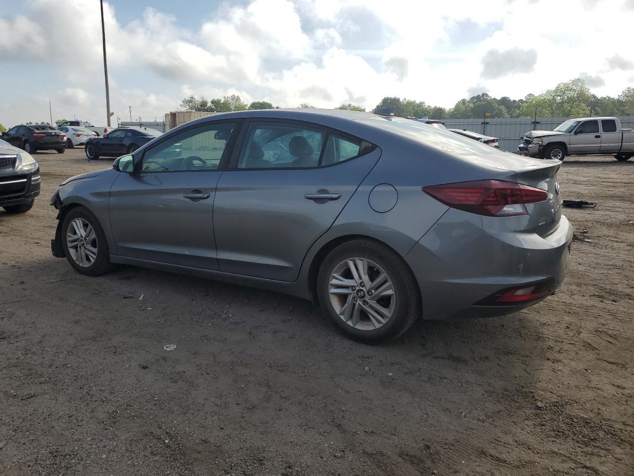 2019 Hyundai Elantra Sel - Фото 2