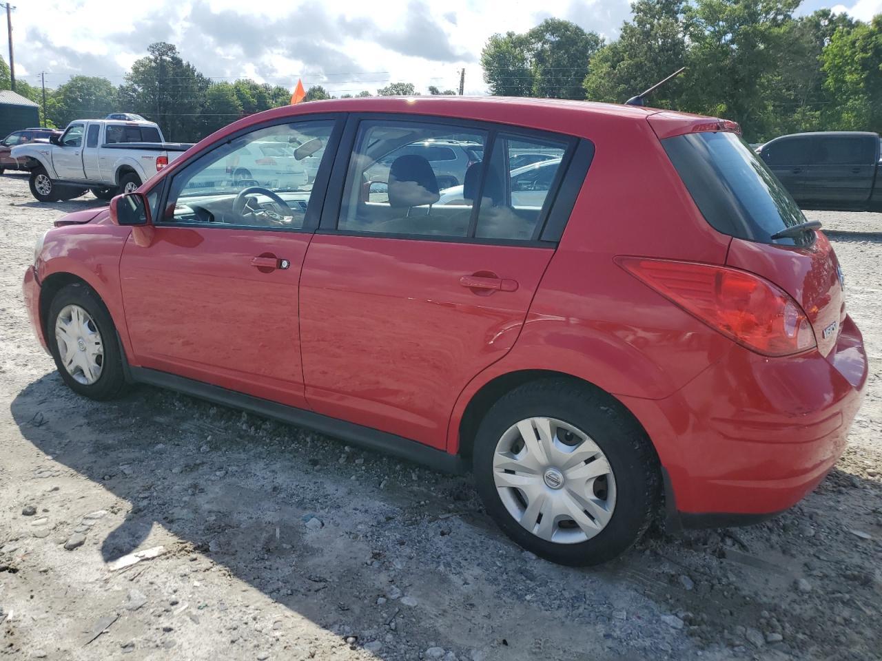 2010 Nissan Versa S - Фото 2