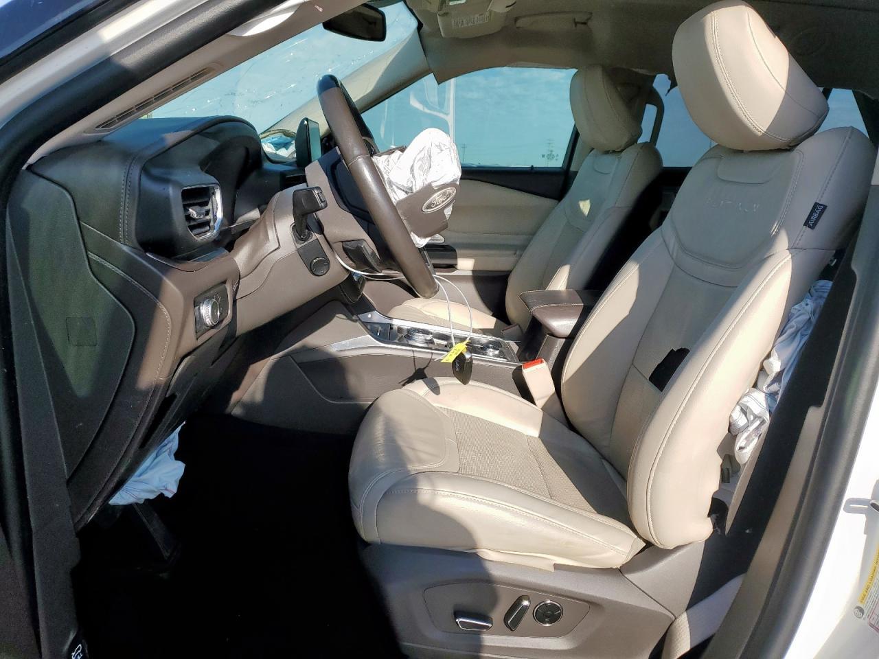 2020 Ford Explorer Platinum - Image 7