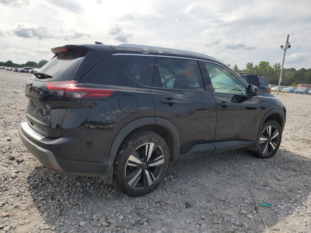 2024 Nissan Rogue Sl - Image 3
