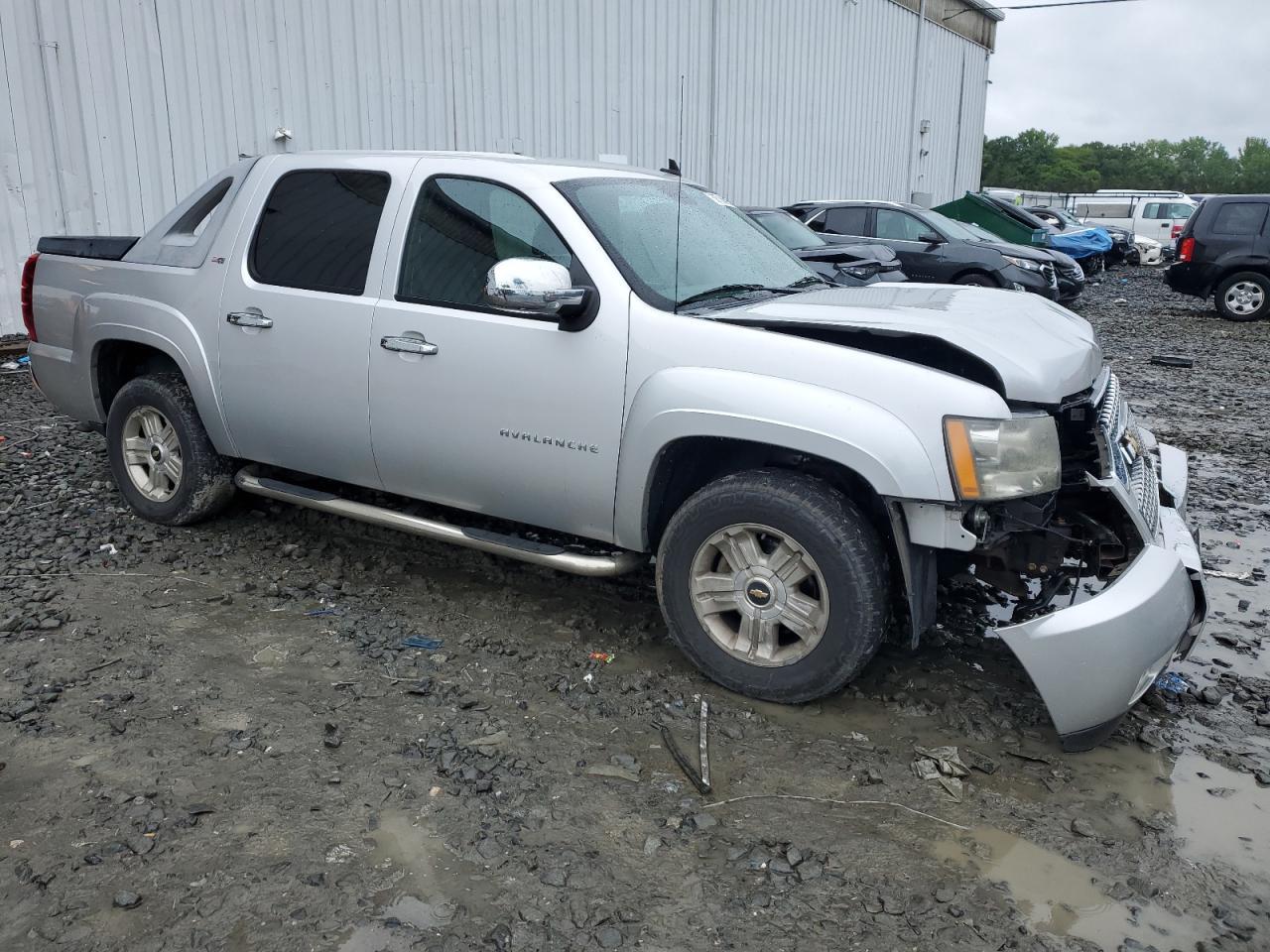 2010 Chevrolet Avalanche Lt - Image 4
