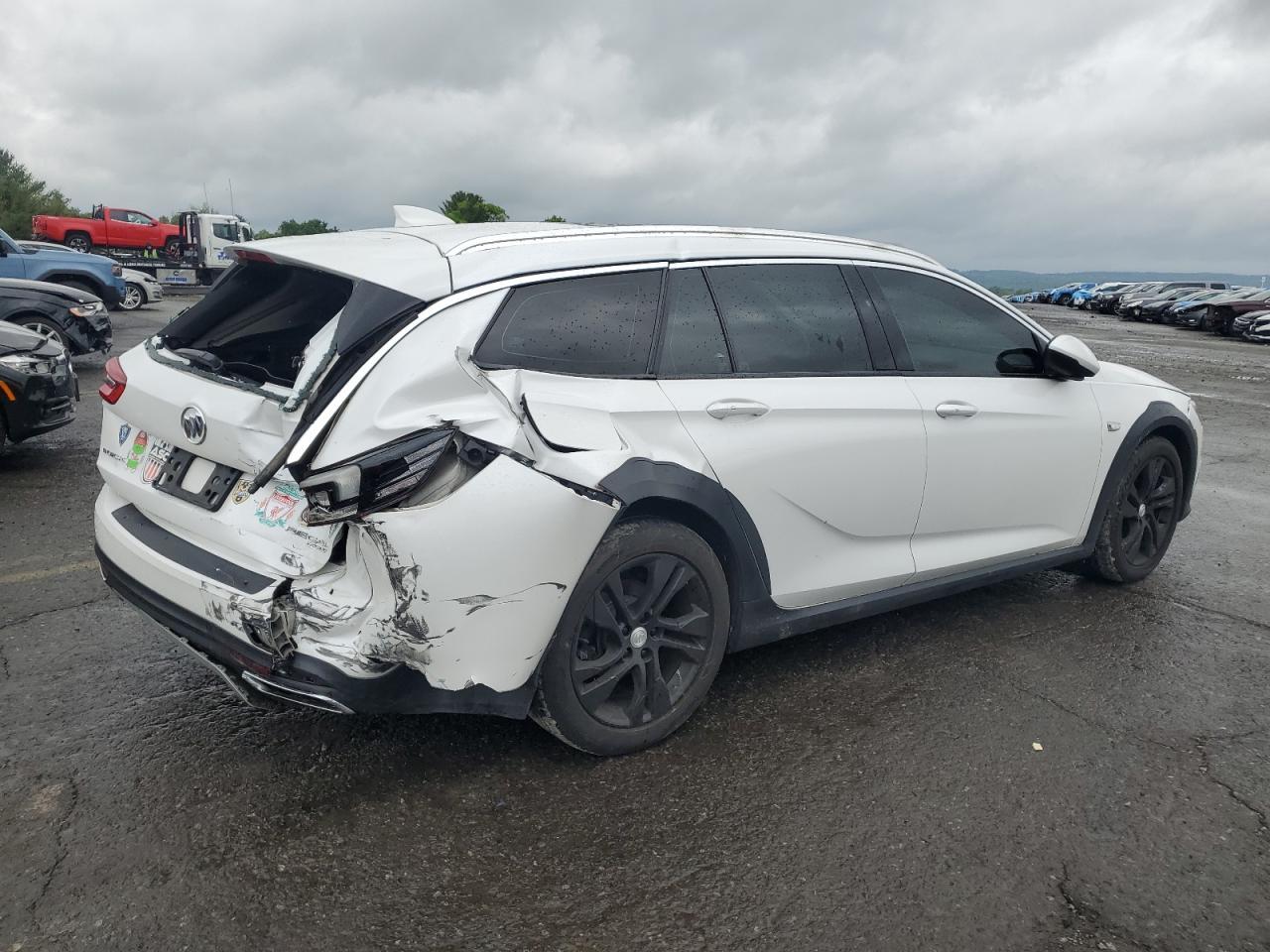 2018 Buick Regal Tourx Essence - Фото 3