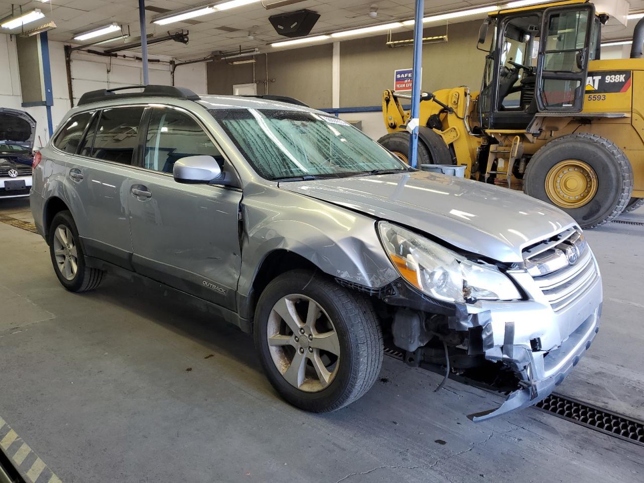 2013 Subaru Outback 2.5I Premium - Image 4