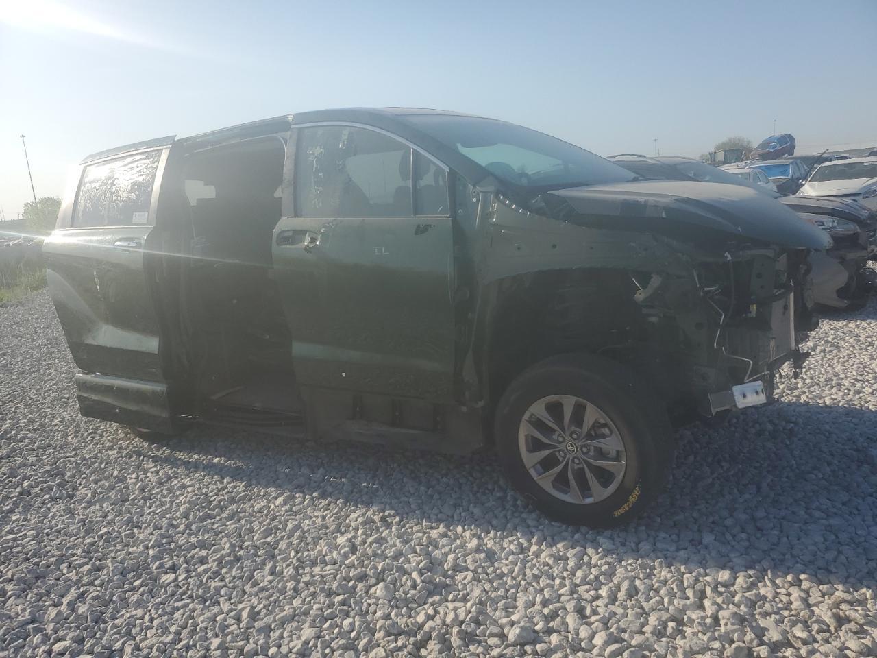 2021 Toyota Sienna Xle - Фото 4