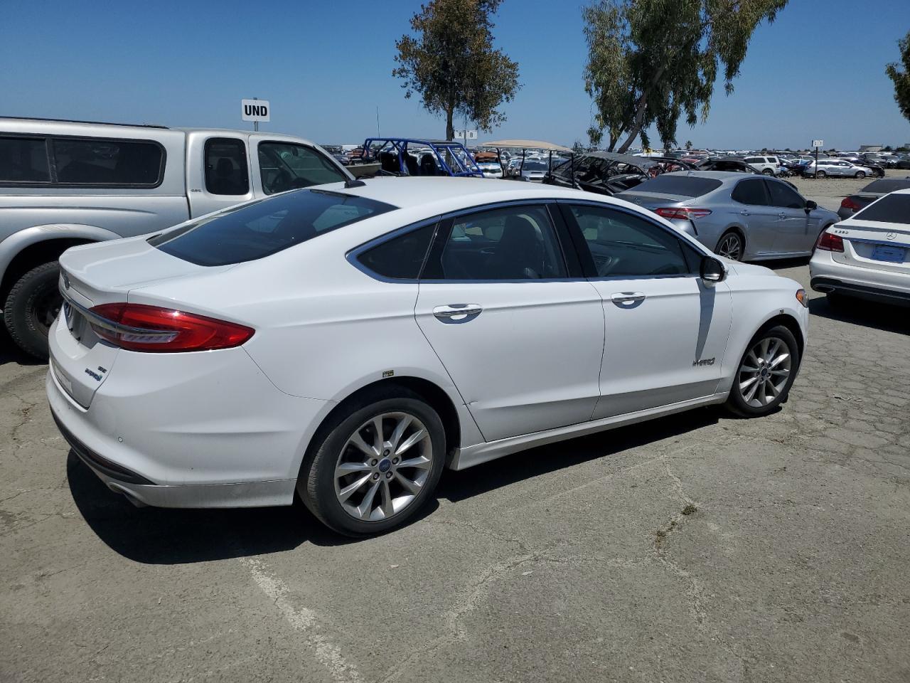 2017 Ford Fusion Se Hybrid - Image 3