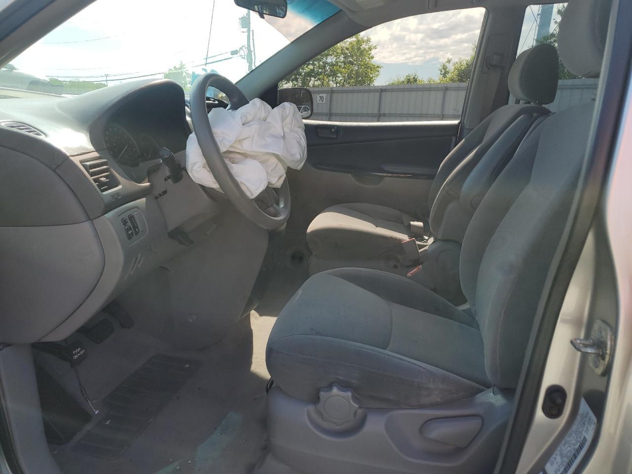 2004 Toyota Sienna Ce - Фото 7