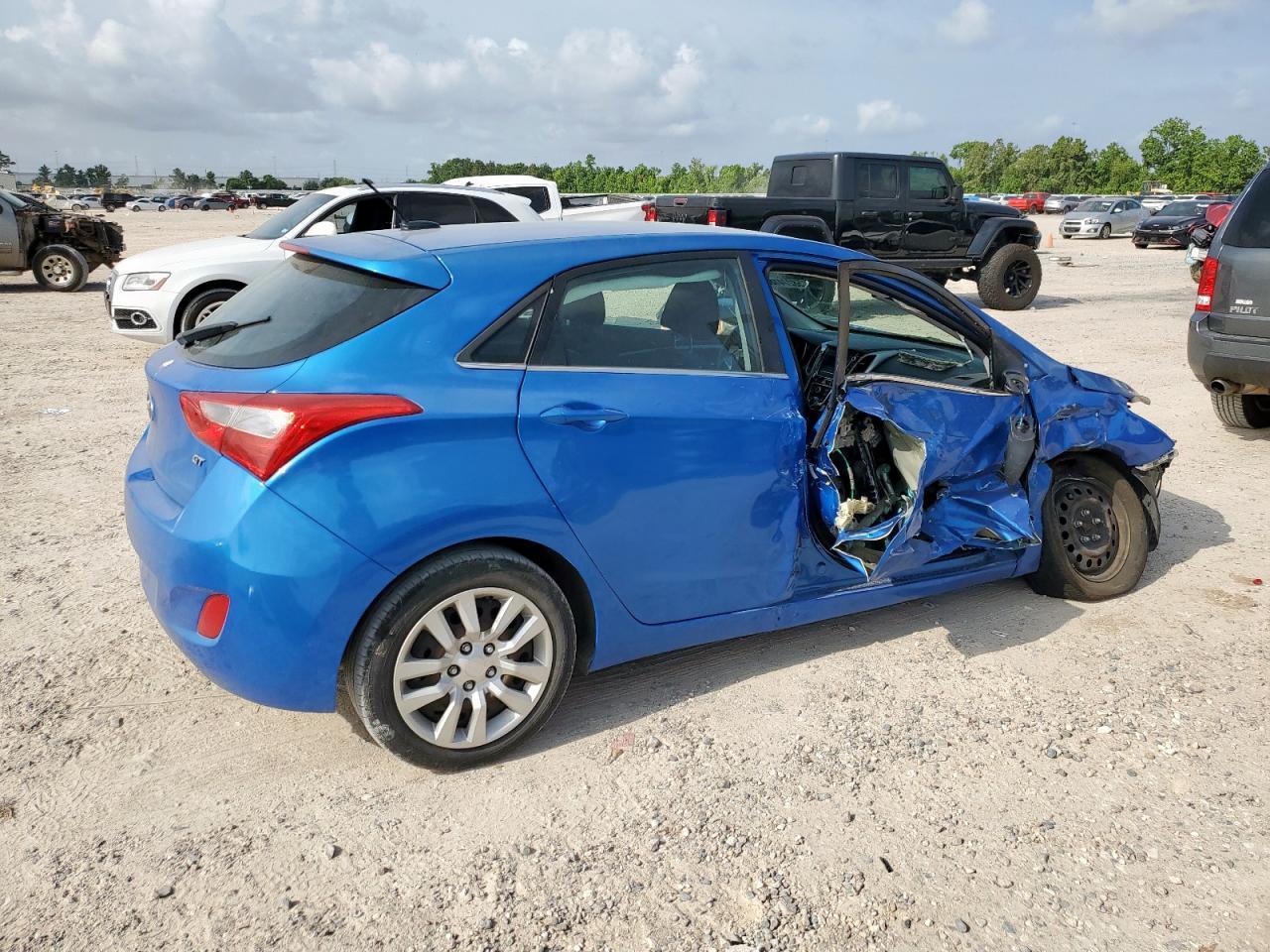 2017 Hyundai Elantra Gt - Image 3