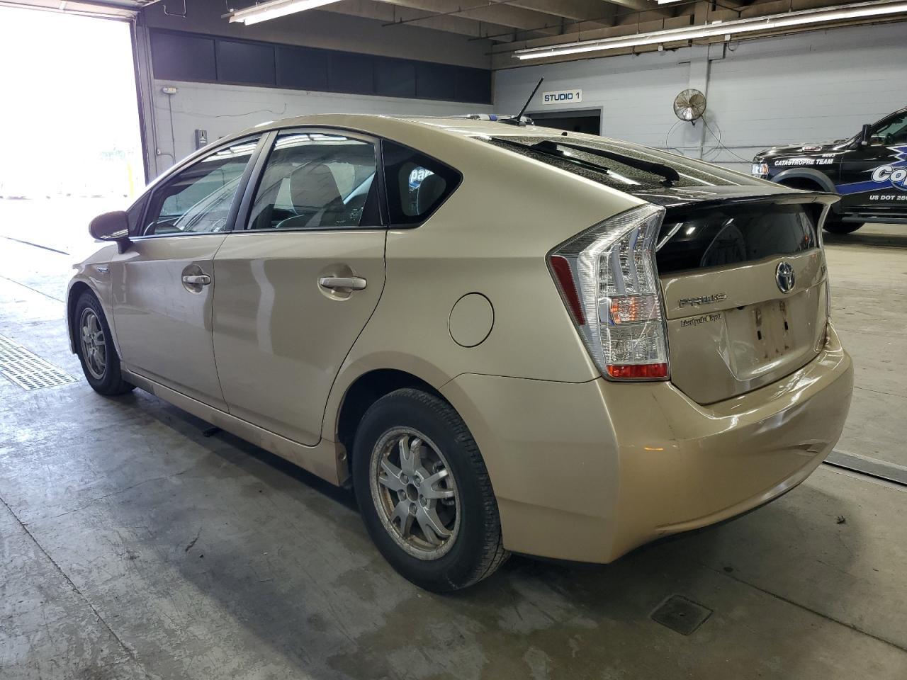 2010 Toyota Prius - Фото 2