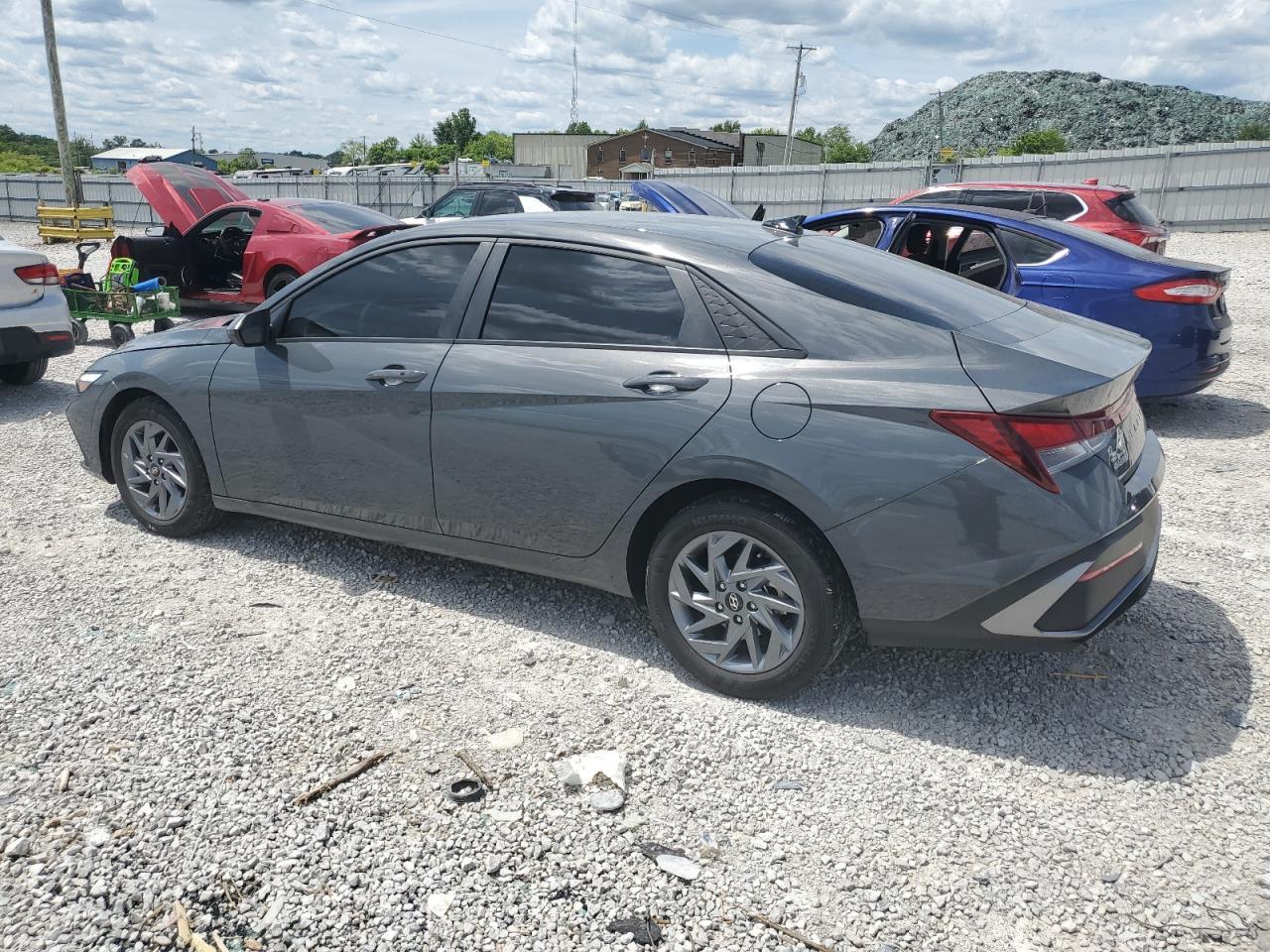 2024 Hyundai Elantra Sel - Image 2