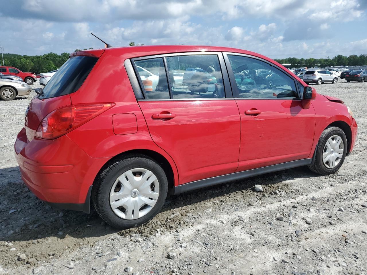 2010 Nissan Versa S - Фото 3