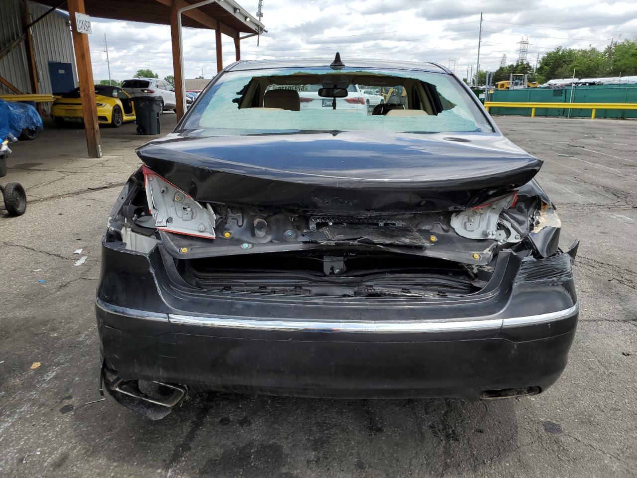 2013 Hyundai Genesis 3.8L - Фото 6