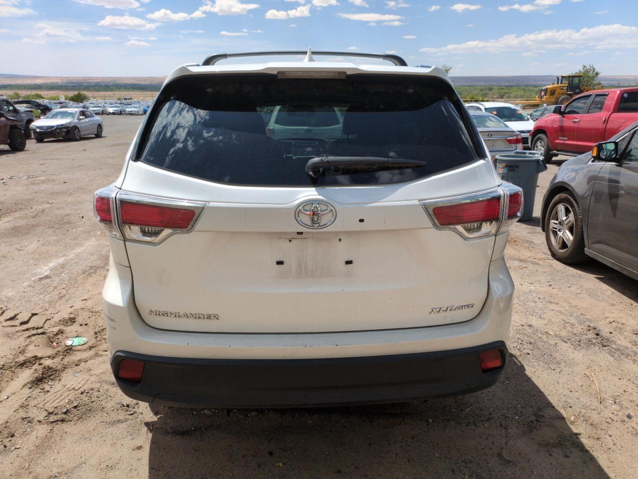 2016 Toyota Highlander Xle - Image 6