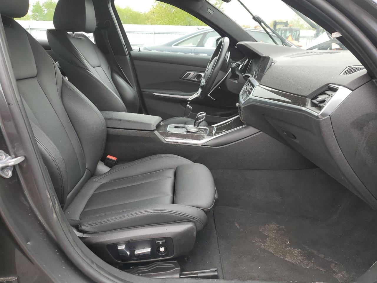 2019 BMW 330Xi - Фото 7