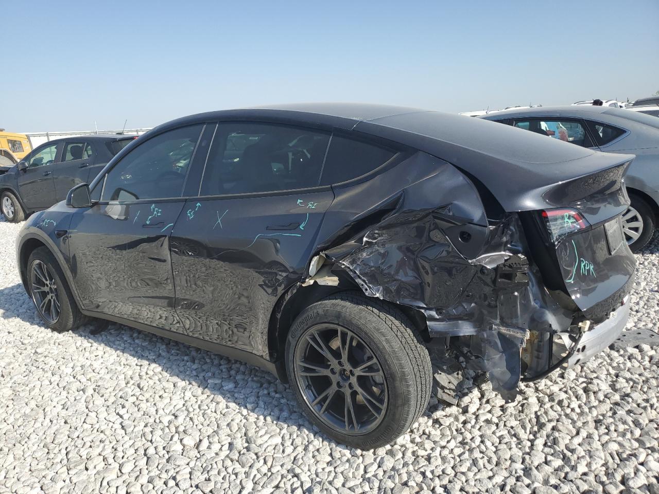 2024 Tesla Model Y - Фото 2