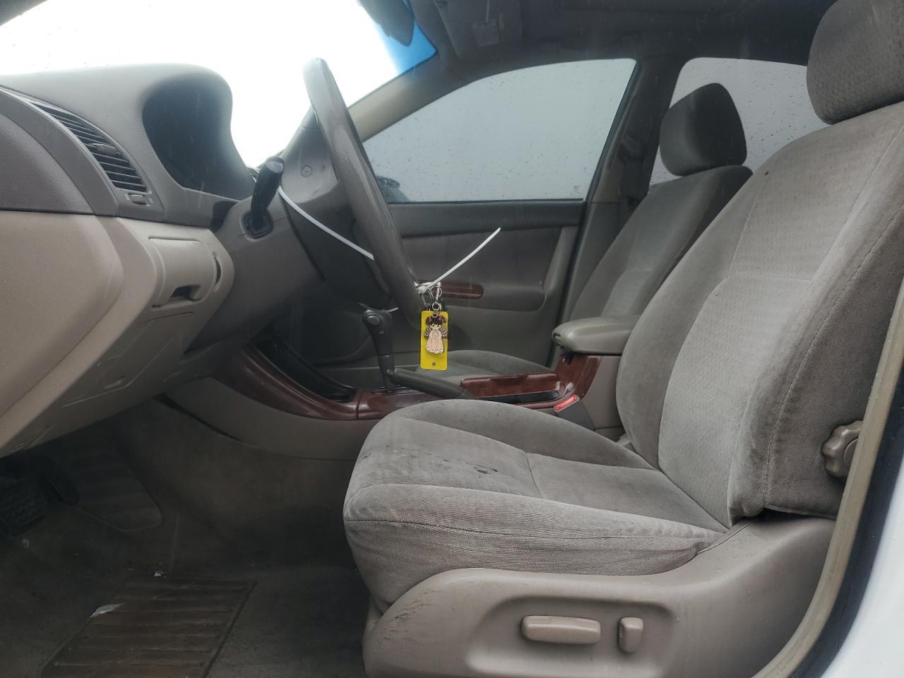 2002 Toyota Camry Le - Фото 7