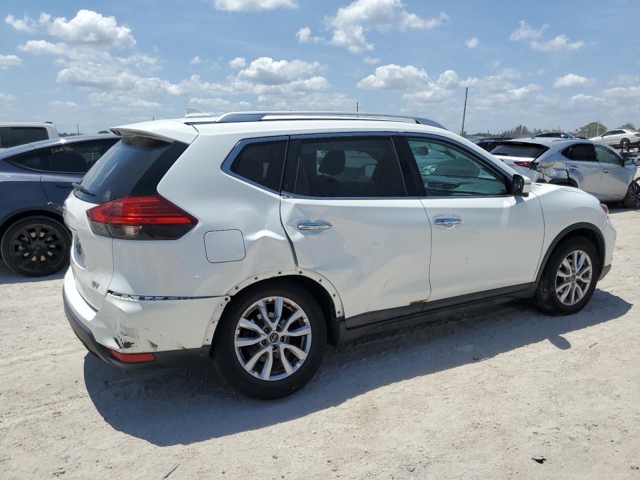 2017 Nissan Rogue S - Фото 3