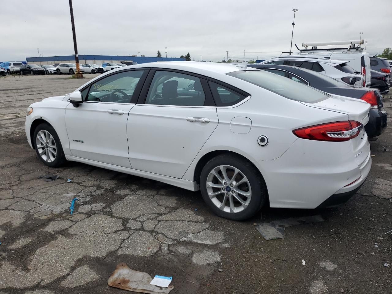 2019 Ford Fusion Se - Image 2
