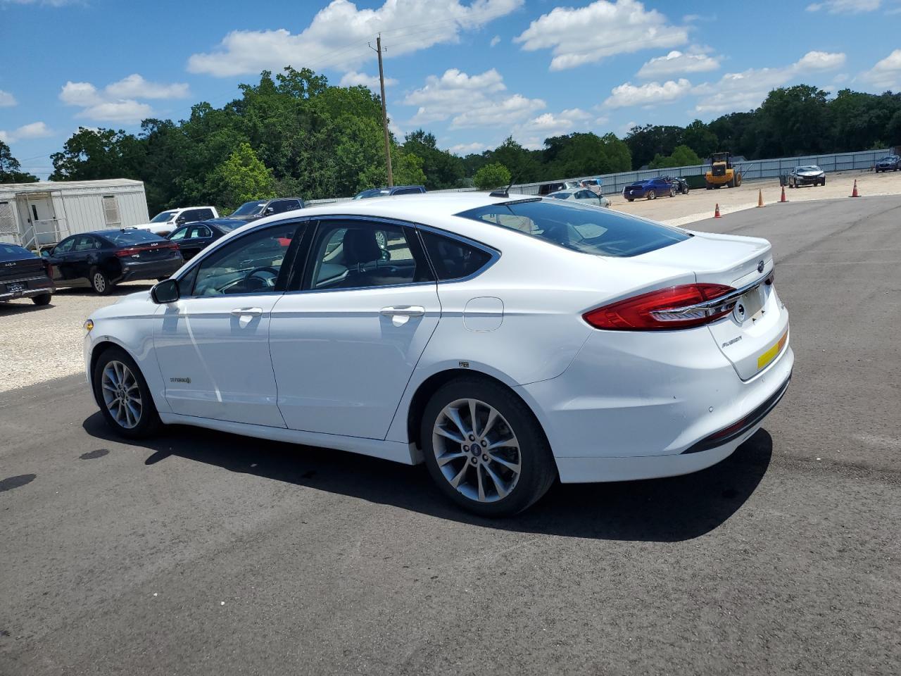 2017 Ford Fusion Se Hybrid - Image 2