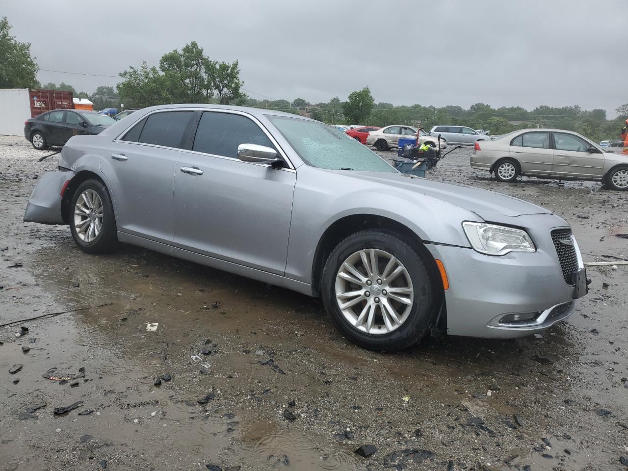 2016 Chrysler 300C - Image 4