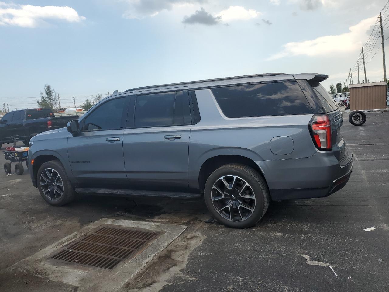 2021 Chevrolet Suburban C1500 Rst - Image 2