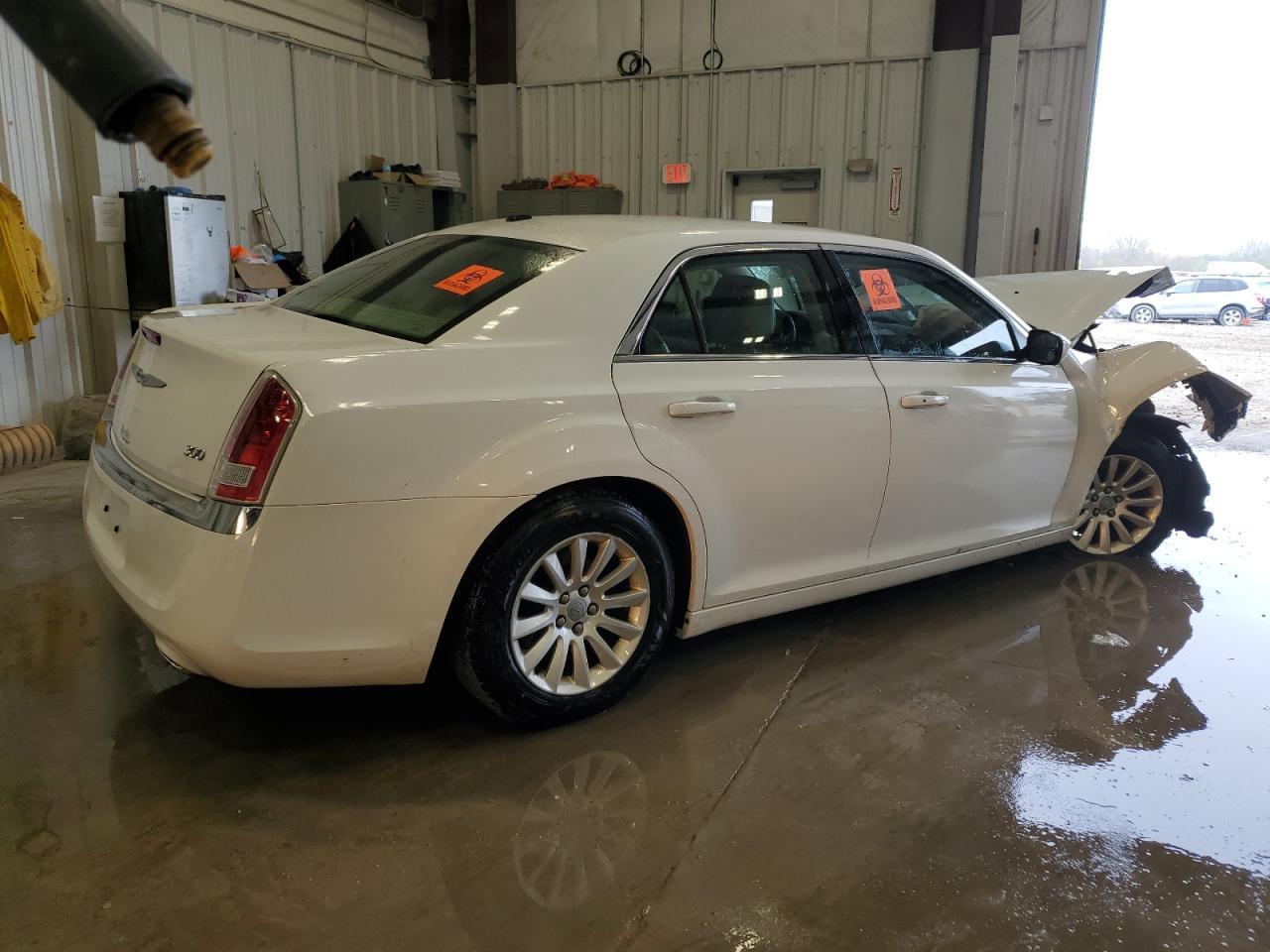 2013 Chrysler 300 - Image 3