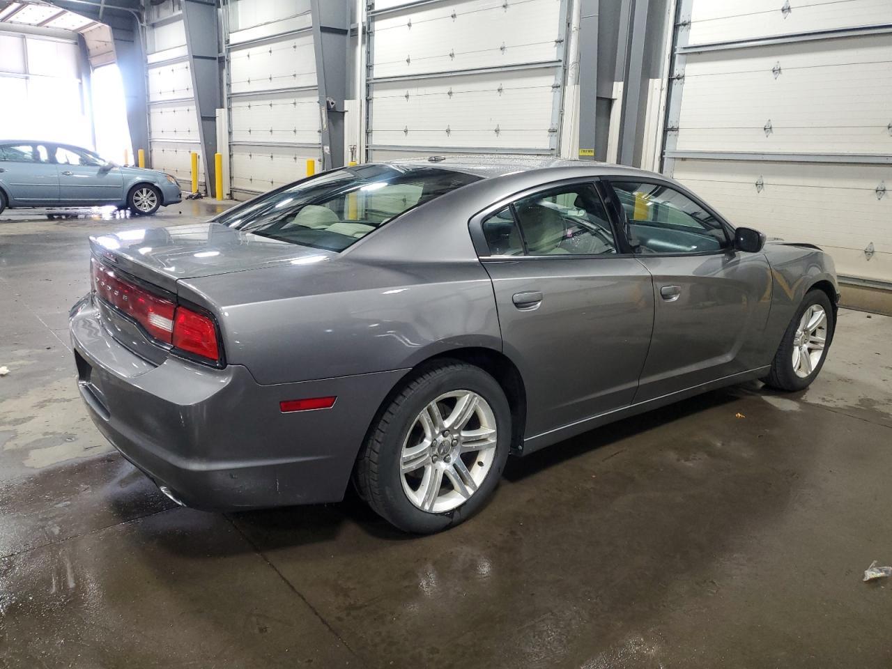 2011 Dodge Charger - Фото 3
