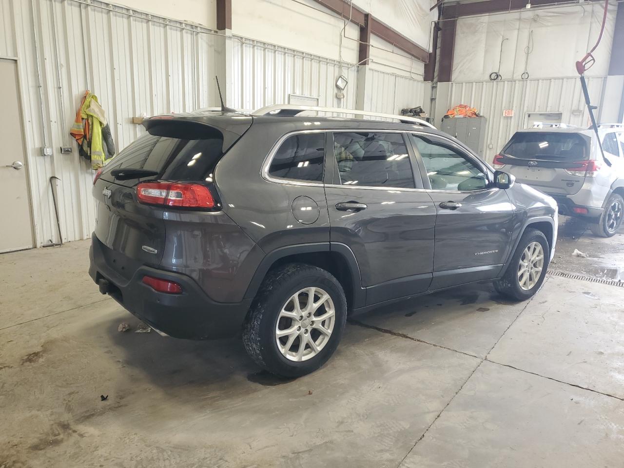 2016 Jeep Cherokee Latitude - Фото 3