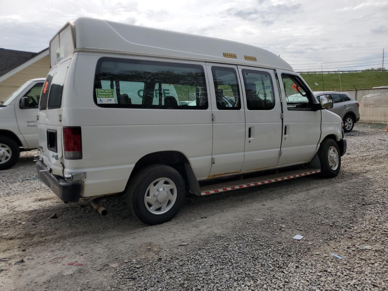 2013 Ford Econoline E150 Van - Фото 3