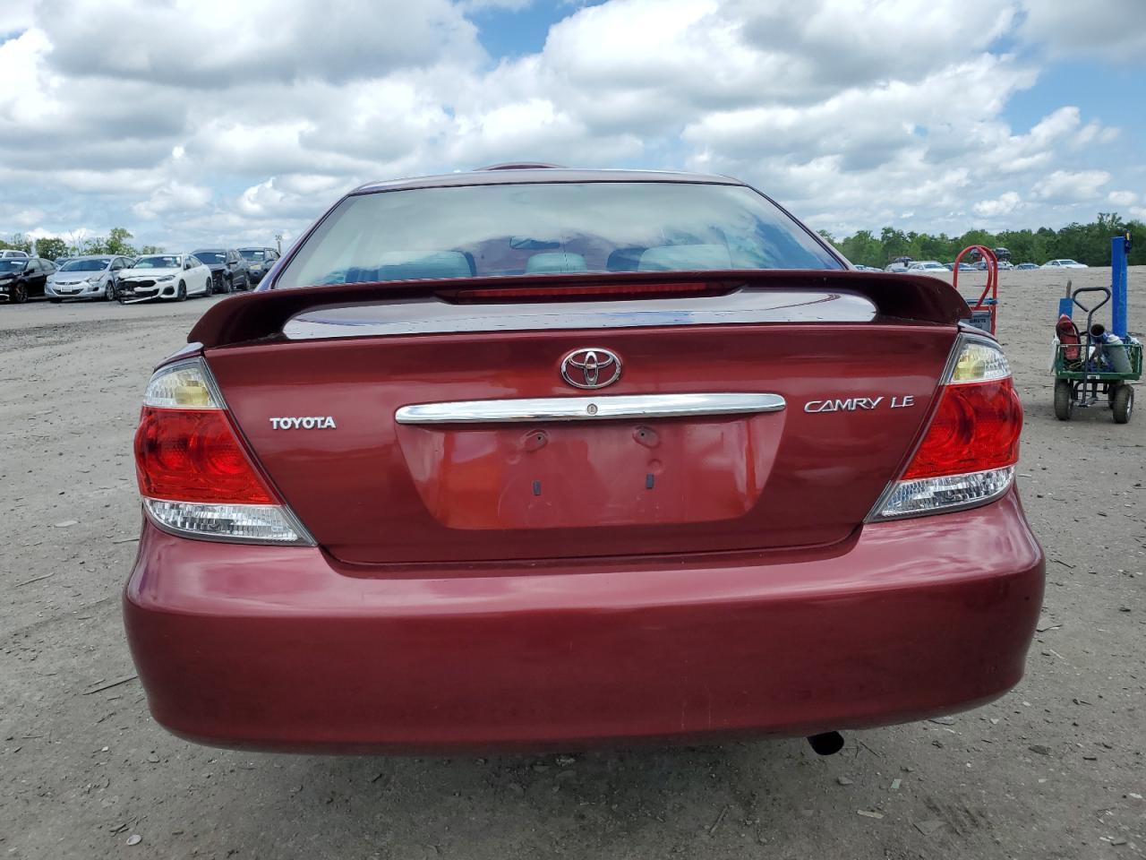 2005 Toyota Camry Le - Фото 6