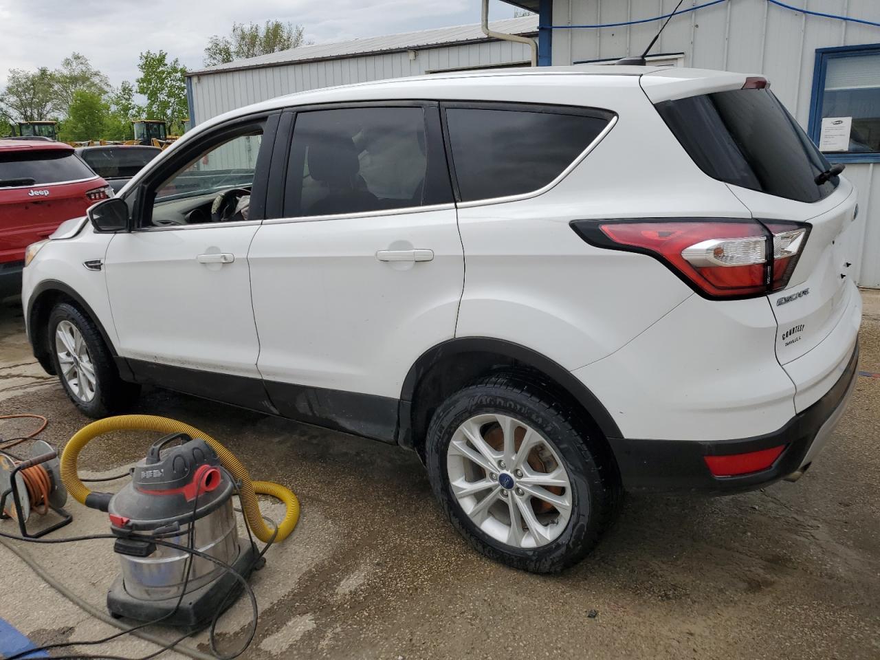 2017 Ford Escape Se - Image 2