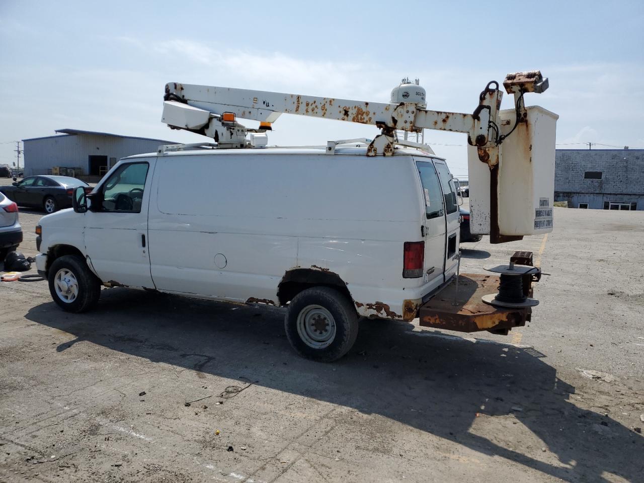 2010 Ford Econoline E350 Super Duty Van - Image 2