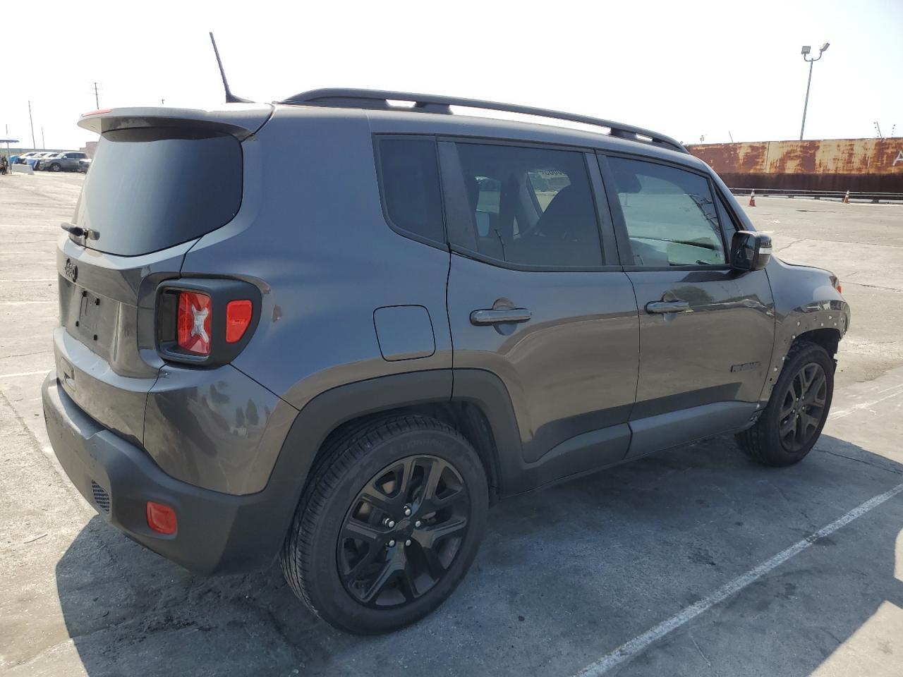 2019 Jeep Renegade Latitude - Image 3