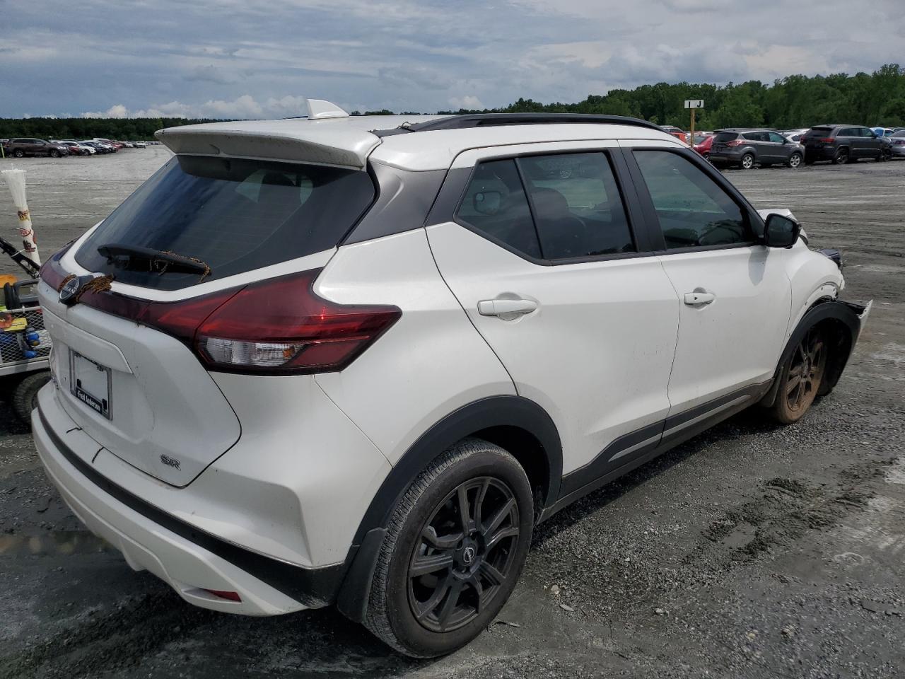 2024 Nissan Kicks Sr - Фото 3