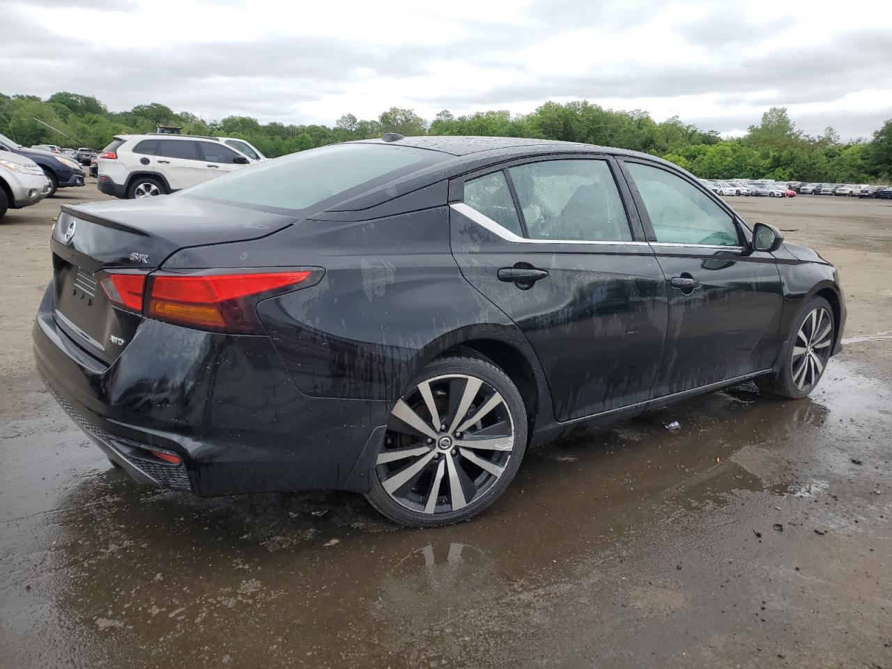 2019 Nissan Altima Sr - Фото 3