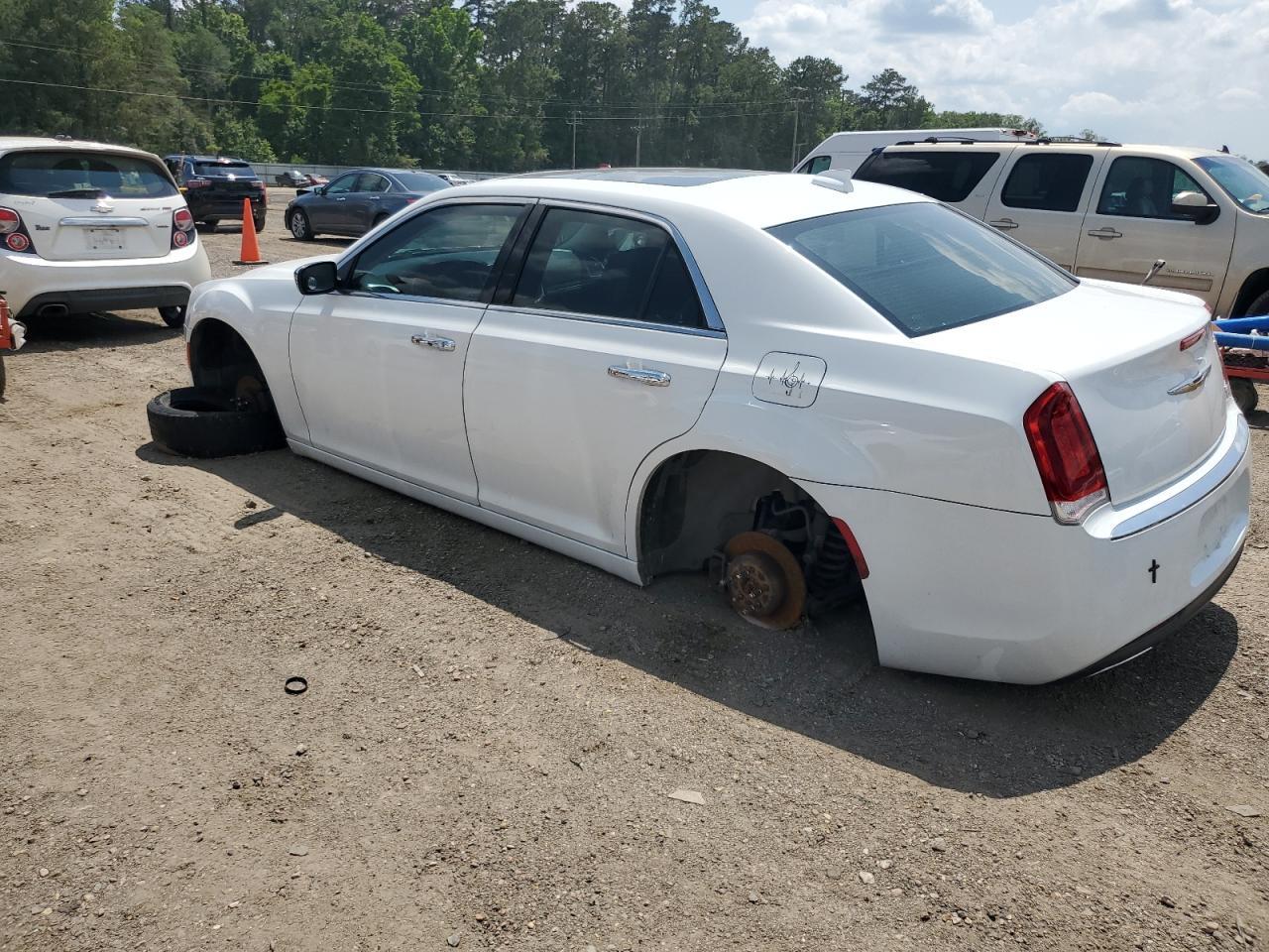 2016 Chrysler 300C - Image 2