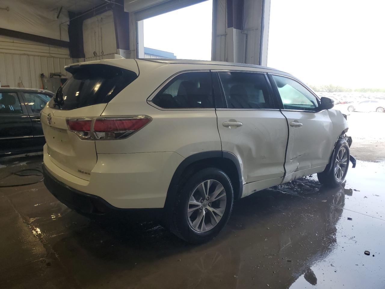 2015 Toyota Highlander Xle - Фото 3