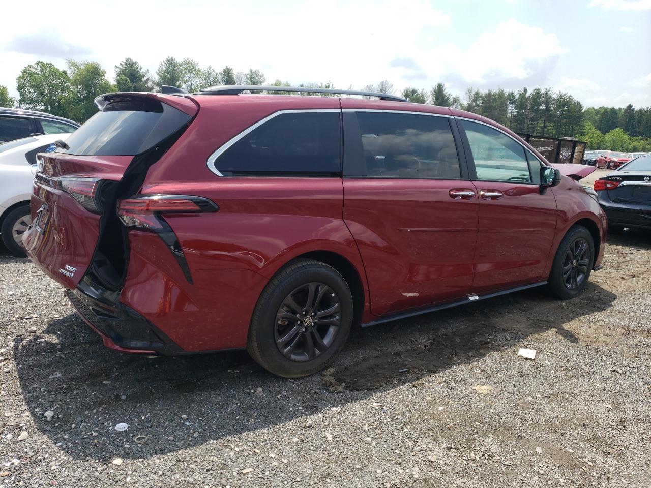 2024 Toyota Sienna Xse - Фото 3