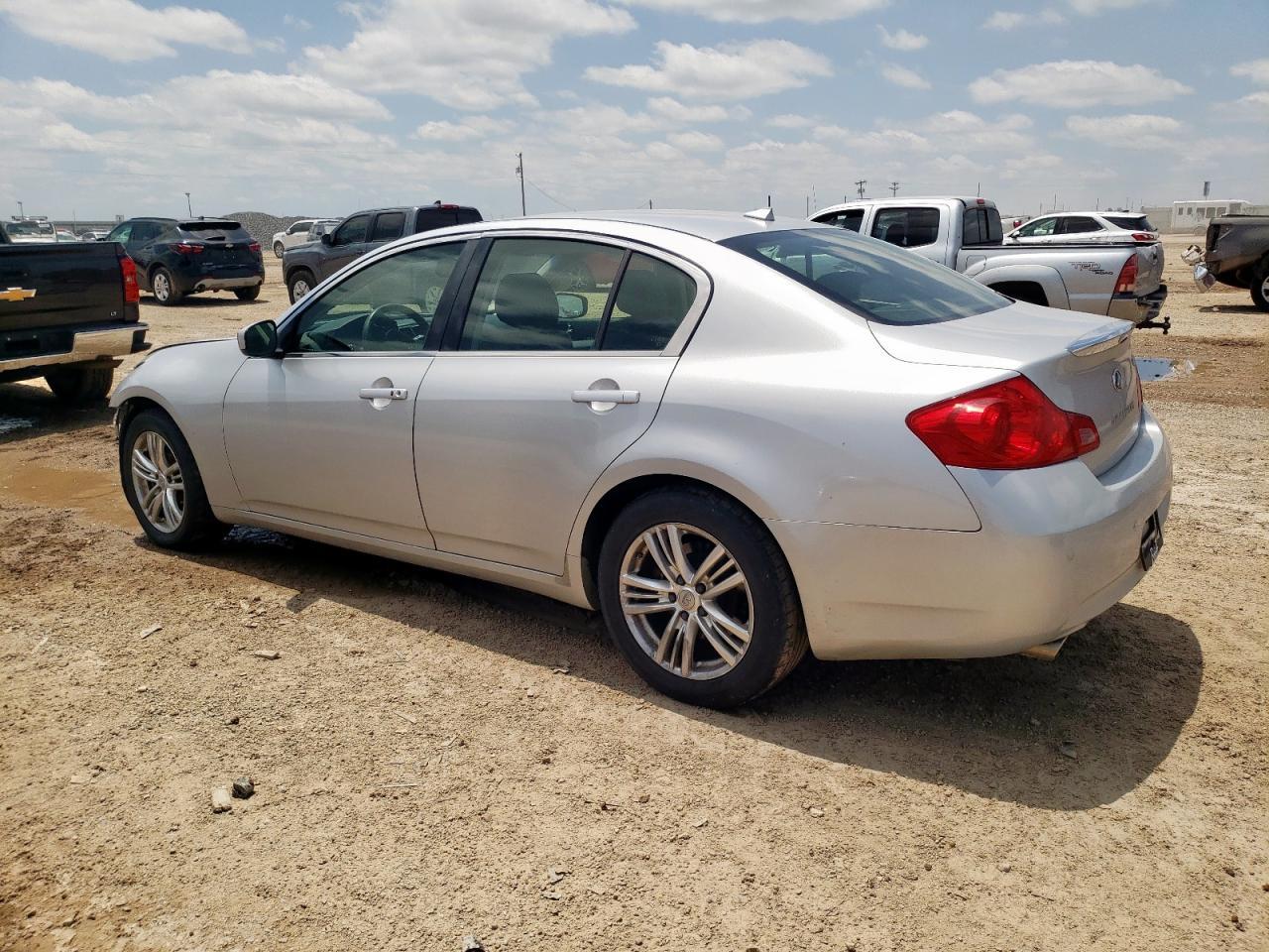 2013 Infiniti G37 - Фото 2