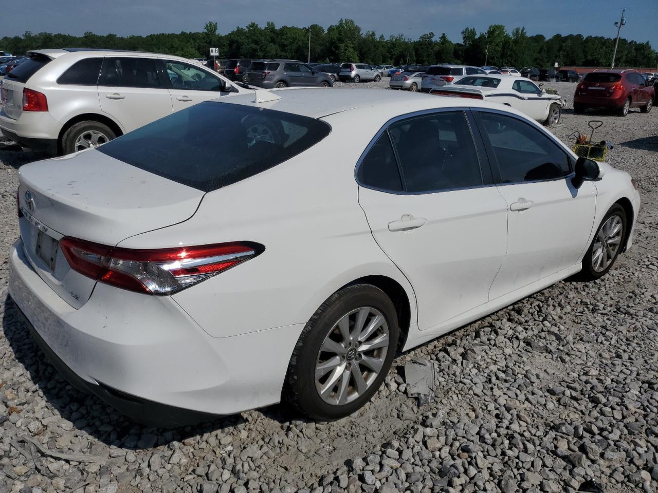 2019 Toyota Camry L - Фото 3