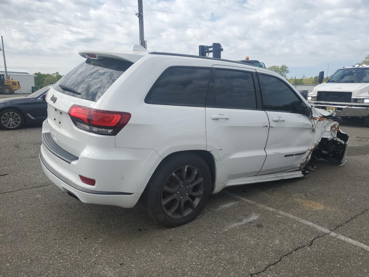 2020 Jeep Grand Cherokee Overland - Image 3