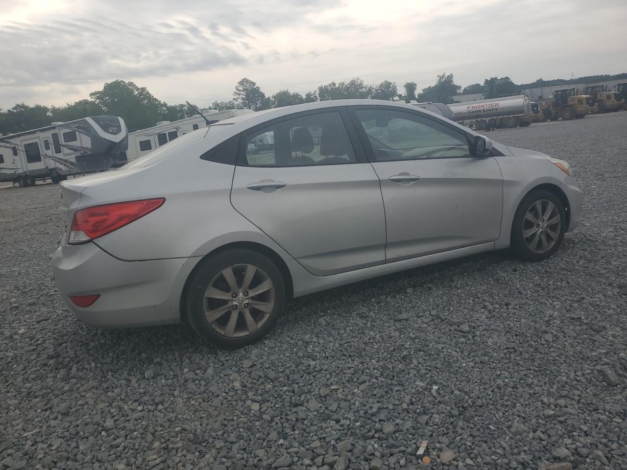 2014 Hyundai Accent Gls - Фото 3