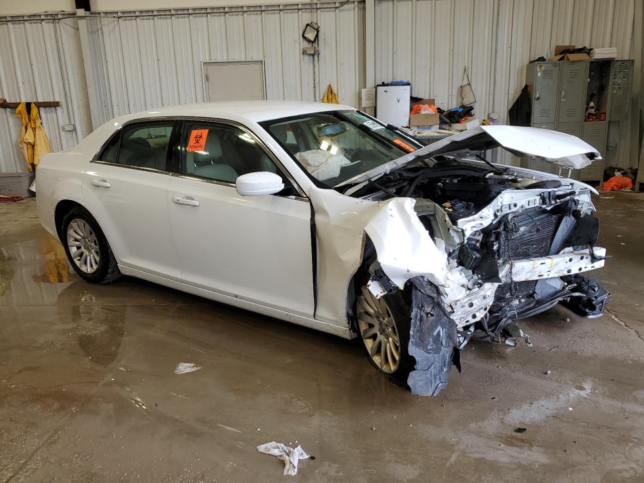 2013 Chrysler 300 - Image 4